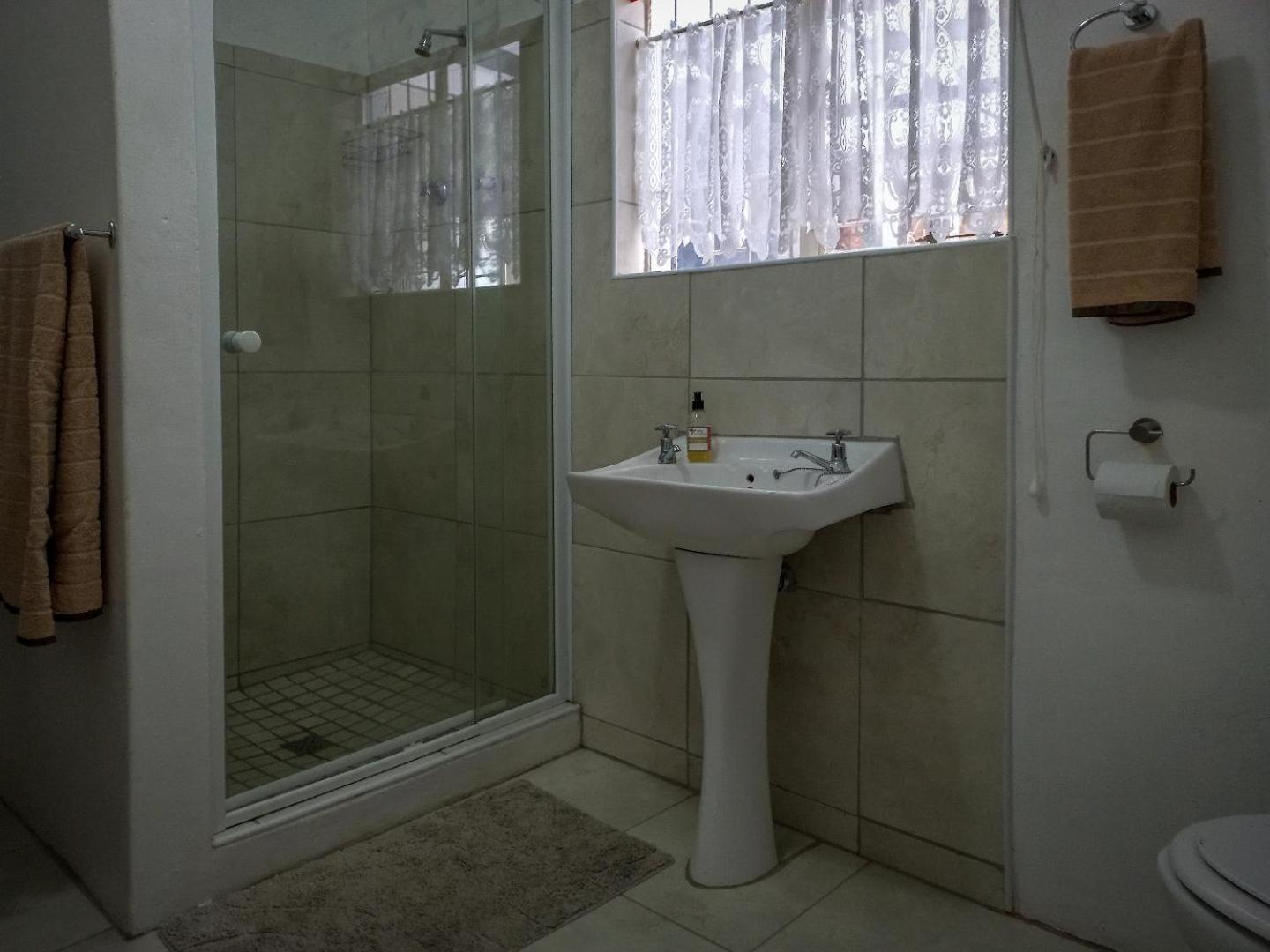 18 On Mark Willowmore Room photo